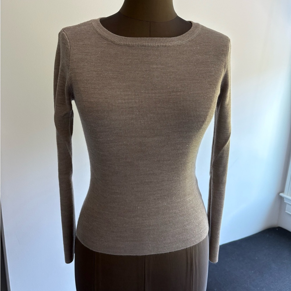 Elegant Long Sleeve Women's Top - Gray